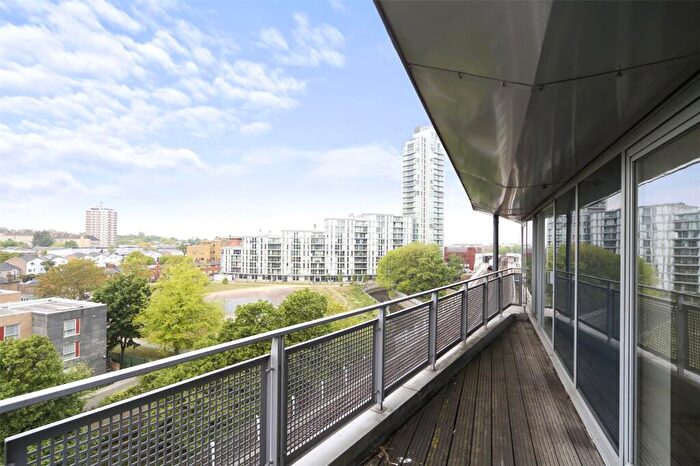 2 Bedroom Apartment To Rent In Deals Gateway London, SE13