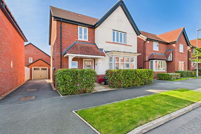 4 Bedroom Detached House For Sale In Winscar Close, Great Sankey, Warrington, WA5