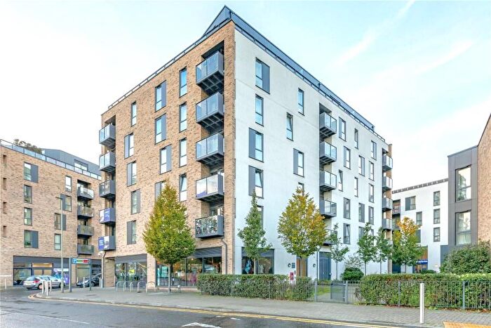 1 Bedroom Flat To Rent In Garfield Road, Addlestone, KT15