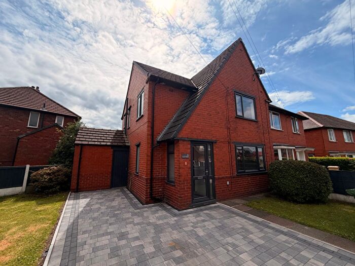 3 Bedroom Semi-Detached House To Rent In Elm Road, Little Lever, Bolton, BL3