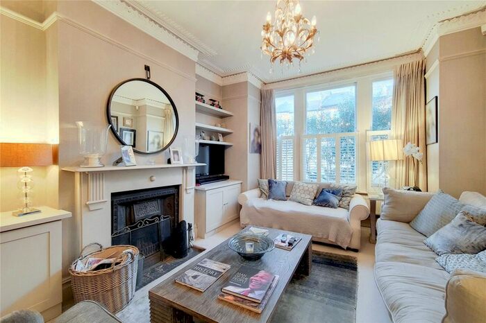 5 Bedroom Semi-Detached House To Rent In Fernside Road, London SW12