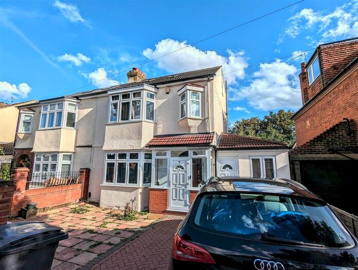 5 Bedroom End Of Terrace House To Rent In Onslow Road, New Malden, KT3