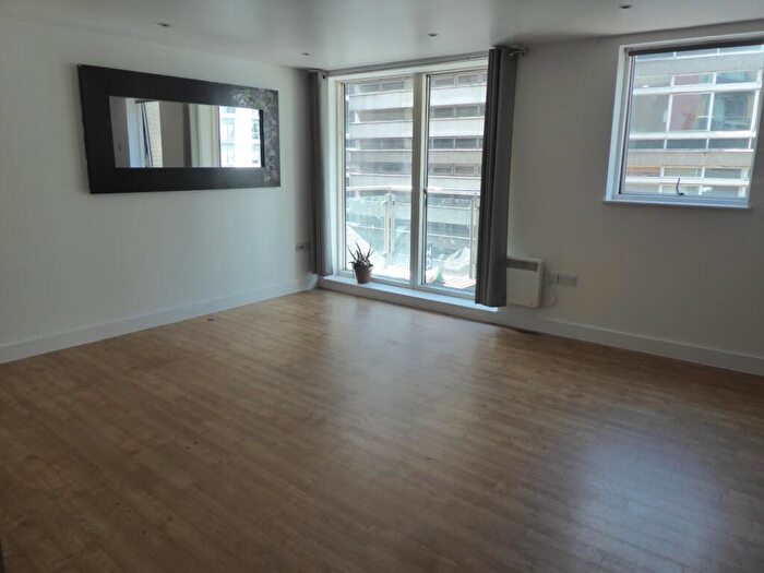 2 Bedroom Apartment To Rent In Projection West, Merchants Place, Reading, Berkshire, RG1