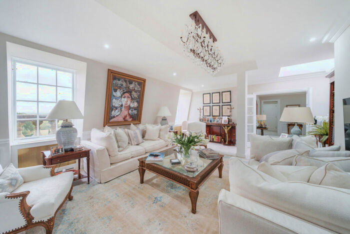 3 Bedroom Penthouse For Sale In The Mansion, Ottershaw Park, KT16