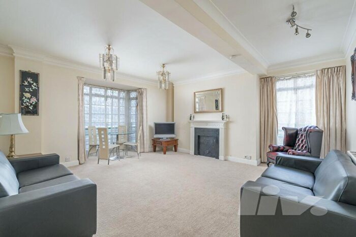 3 Bedroom Apartment To Rent In Dorset House, Gloucester Place, Marylebone, NW1