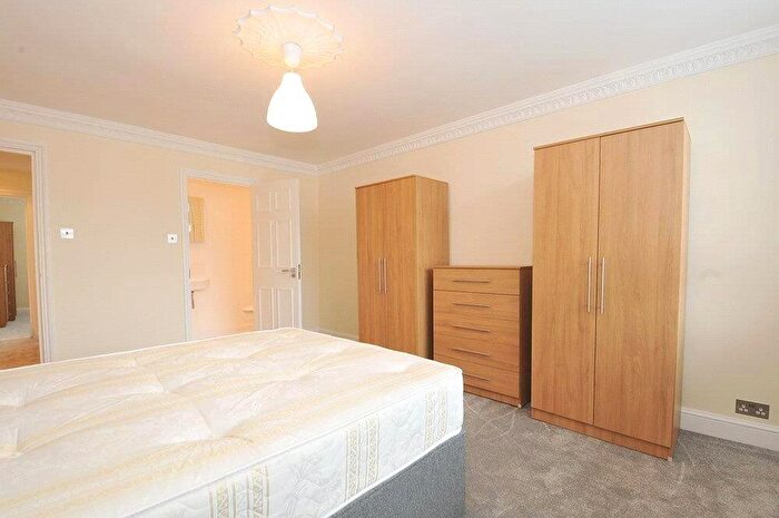 Studio To Rent In Malvern Road, Queens Park, NW6