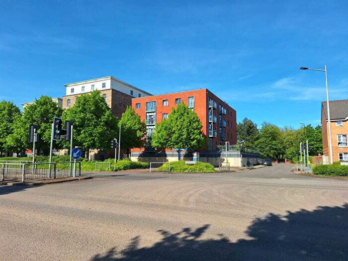 2 Bedroom Penthouse For Sale In Magretian Place, Cardiff, CF10