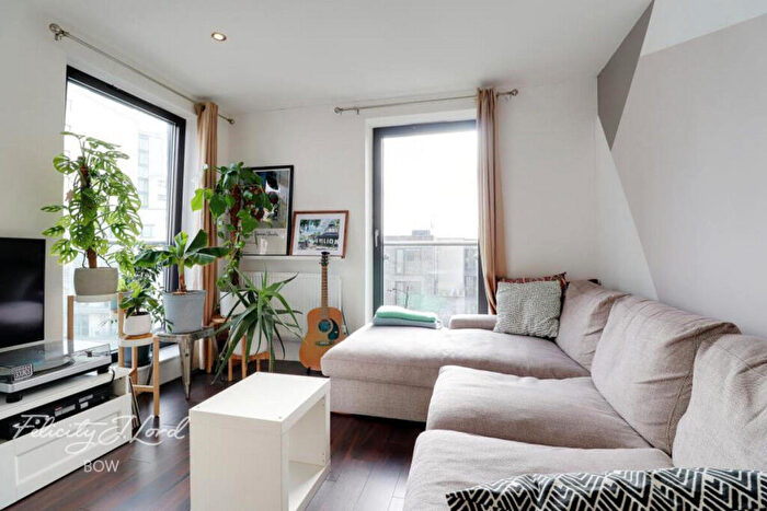 2 Bedroom Flat To Rent In Axio Way, London, E3