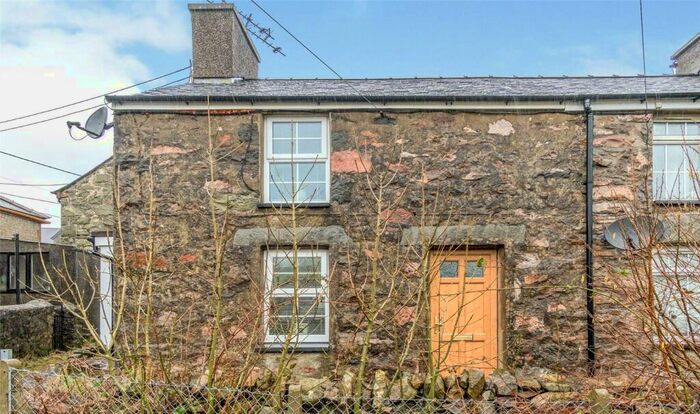 2 Bedroom End Of Terrace House For Sale In Mount Pleasant Terrace, Llanaelhaearn, Caernarfon, Gwynedd, LL54