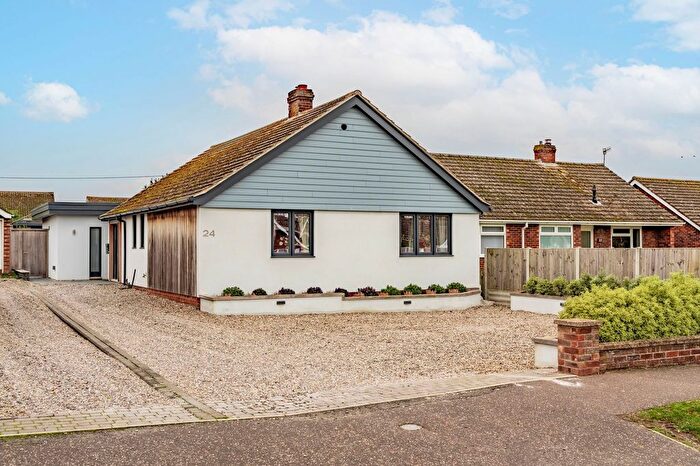 3 Bedroom Detached Bungalow For Sale In Regis Avenue, Beeston Regis, NR26