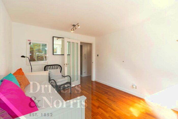 1 Bedroom Apartment To Rent In Whitby Court, Holloway Estate, Parkhurst Road, London, N7