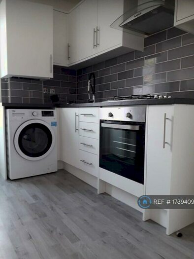 1 Bedroom Flat To Rent In Talbot Road, London, E7