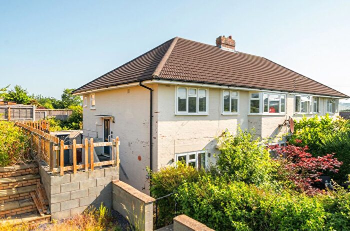2 Bedroom Flat For Sale In Heol Y Wern, Penparcau, Aberystwyth, Ceredigion, SY23