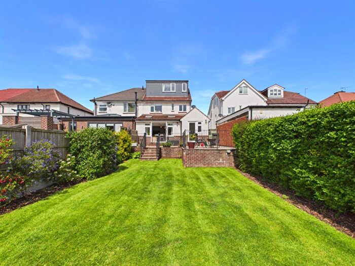 4 Bedroom Semi-Detached House For Sale In The Meadway, Sheffield, S17