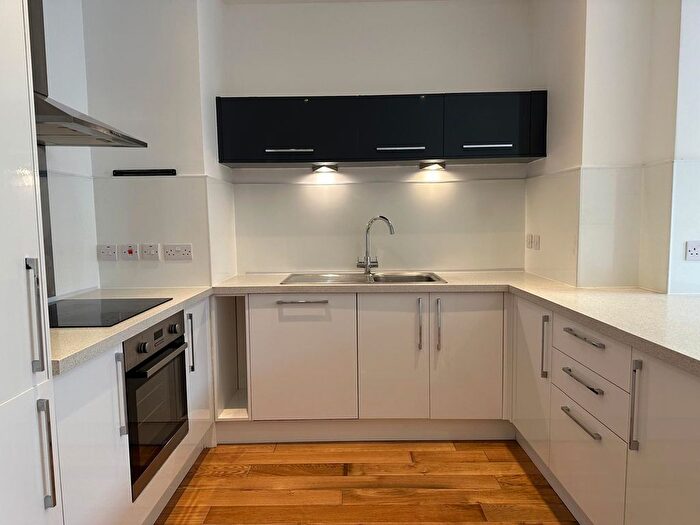 2 Bedroom Flat To Rent In The Boulevard, Crawley, West Sussex, West Sussex, RH10