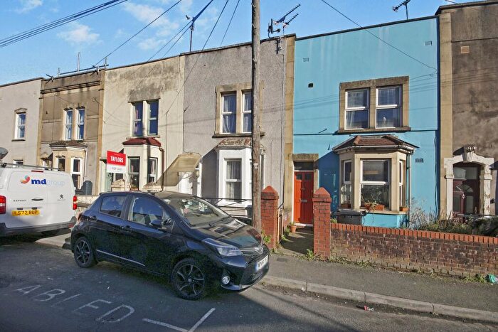 3 Bedroom Terraced House For Sale In Walton Street, Easton, Bristol, BS5