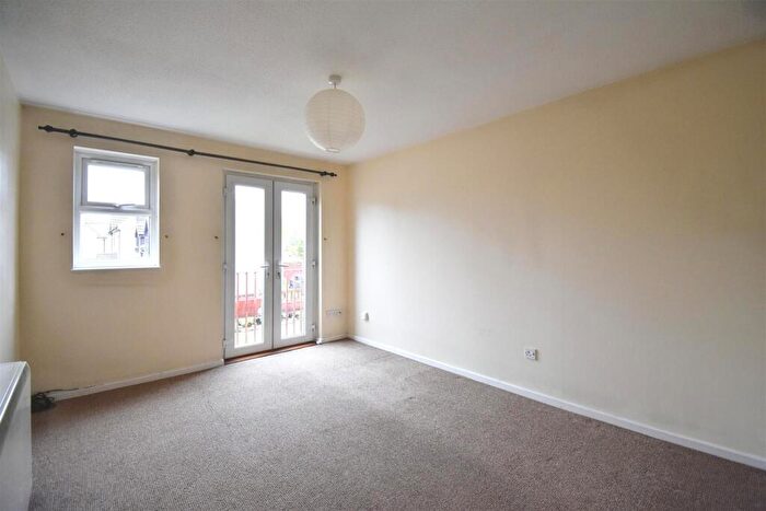 1 Bedroom Apartment To Rent In Kemble Drive, Cirencester, GL7