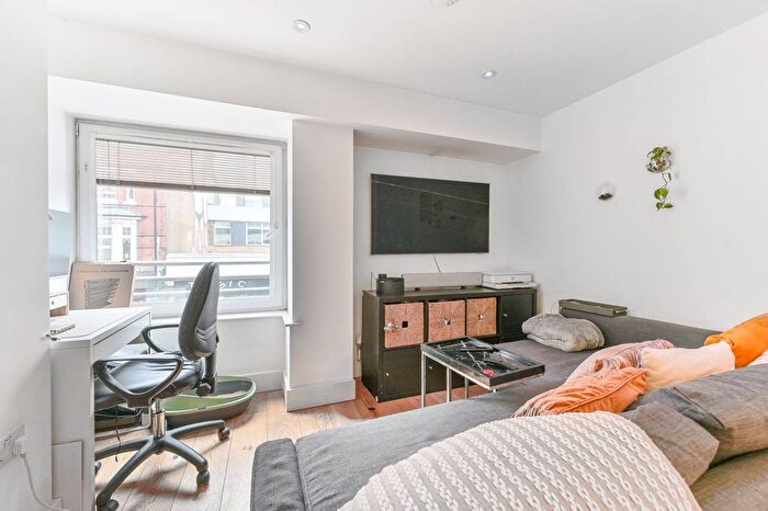 1 Bedroom Flat To Rent In Green Dragon House, Central Croydon, Croydon, CR0