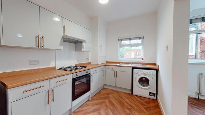 1 Bedroom Flat To Rent In Cardigan Road, Leeds, LS6