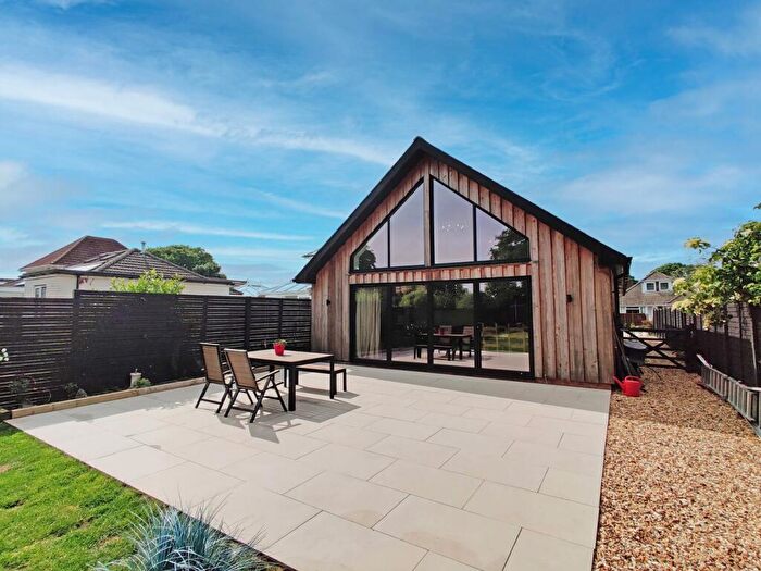 3 Bedroom Chalet For Sale In St John's Road, Bashley, New Milton, BH25
