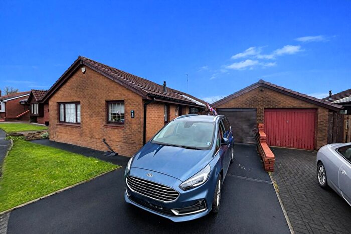 3 Bedroom Bungalow For Sale In Swallow Drive, Bamford, Rochdale, OL11