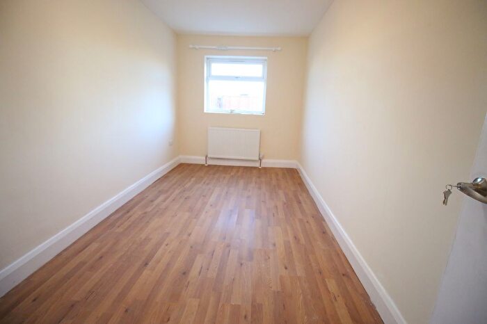 6 Bedroom Terraced House To Rent In Staines Road, Feltham, Greater London, TW14