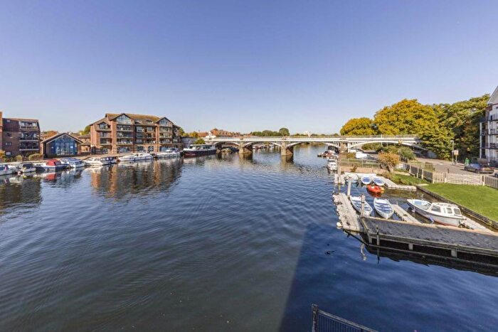 2 Bedroom Flat To Rent In Thames Side, Kingston Upon Thames, KT1