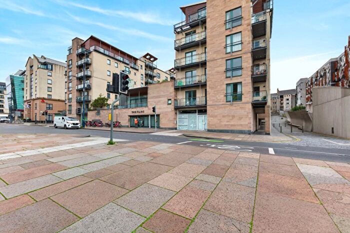 2 Bedroom Apartment For Sale In Holyrood Road, Holyrood, Edinburgh, EH8