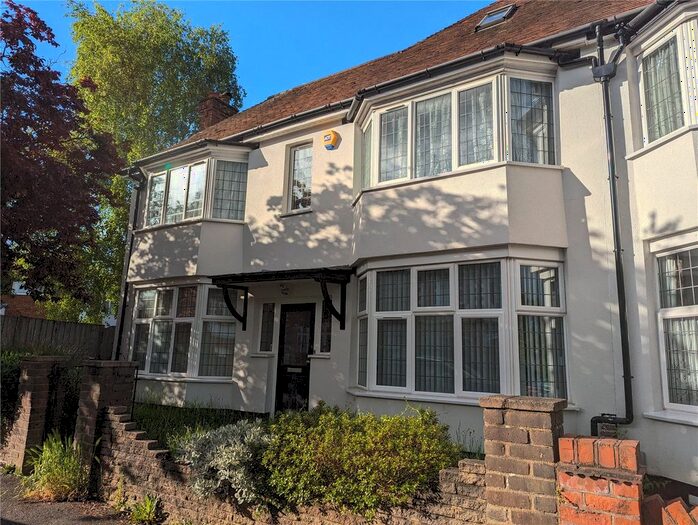 4 Bedroom Semi-Detached House To Rent In Alexandra Avenue, Luton, Bedfordshire, LU3