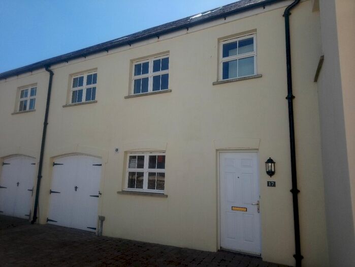 4 Bedroom Town House To Rent In Market Street, Haverfordwest, SA61