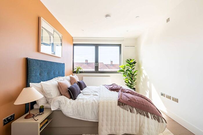 3 Bedroom Flat To Rent In Uncle Wembley, Wembley, HA9