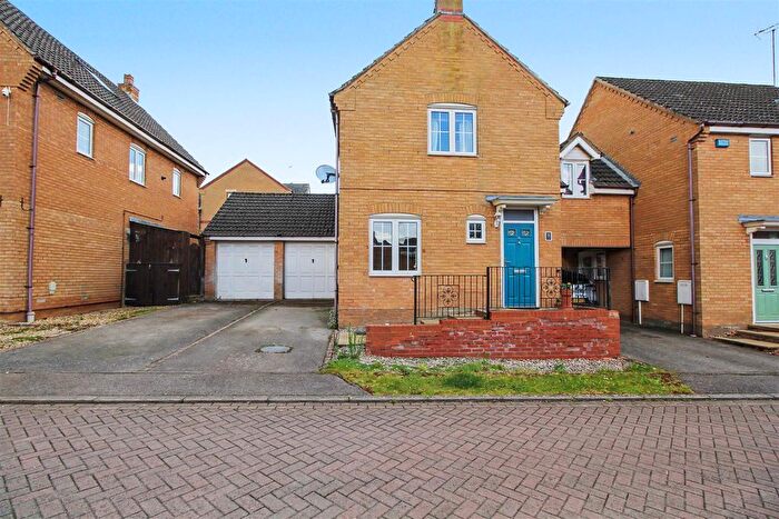 3 Bedroom Detached House For Sale In Steel Close, Thrapston, NN14