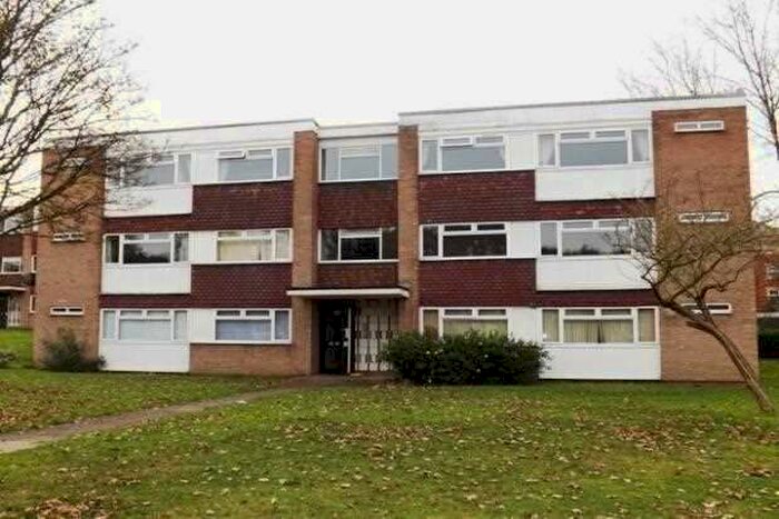 2 Bedroom Apartment To Rent In Masons Way, Olton, B92