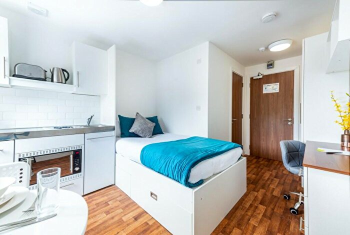 Studio To Rent In London Park House, Park Street, Luton, LU1
