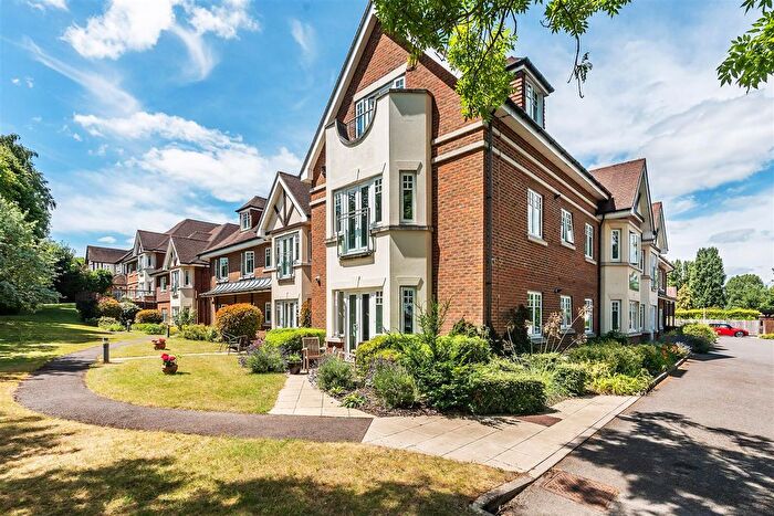 2 Bedroom Property For Sale In Harroway Manor, Fetcham, KT22