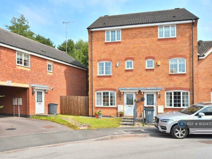 3 Bedroom End Of Terrace House To Rent In Godwin Way, Stoke-On-Trent, ST4