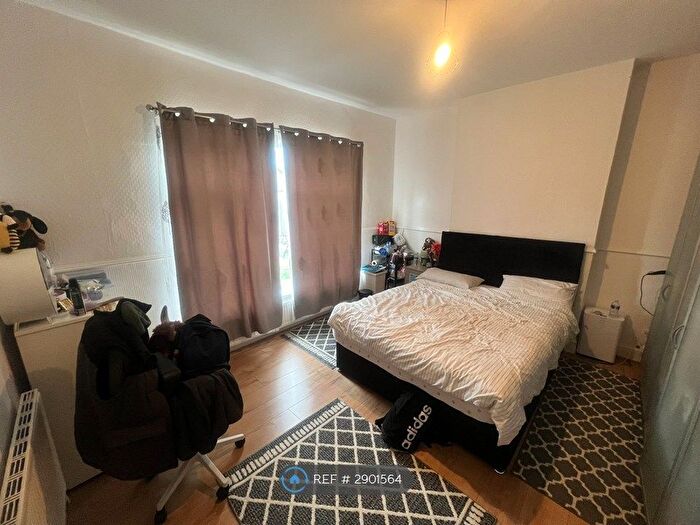 2 Bedroom Maisonette To Rent In Eastcote Road, Harrow, HA2