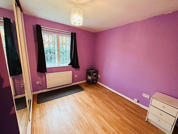 1 Bedroom Flat To Rent In Frensham Close, Southall, UB1