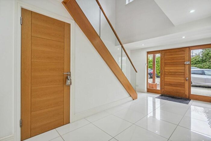 5 Bedroom Detached House For Sale In Blyton Close, Beaconsfield, HP9
