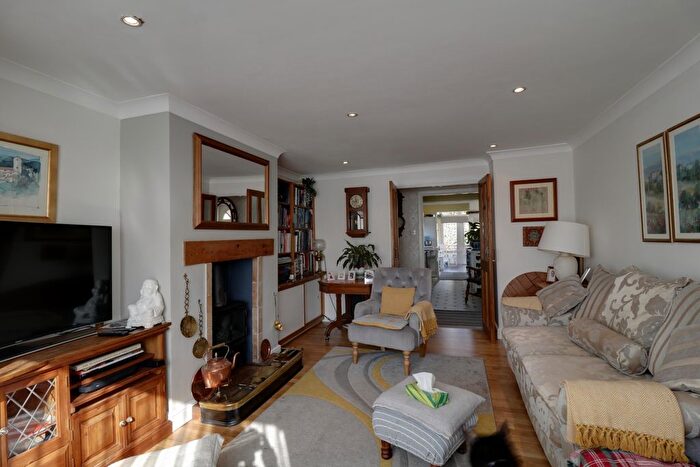 2 Bedroom Semi-Detached Bungalow For Sale In Deepmore Close, Alrewas, Burton-On-Trent, Staffordshire, DE13