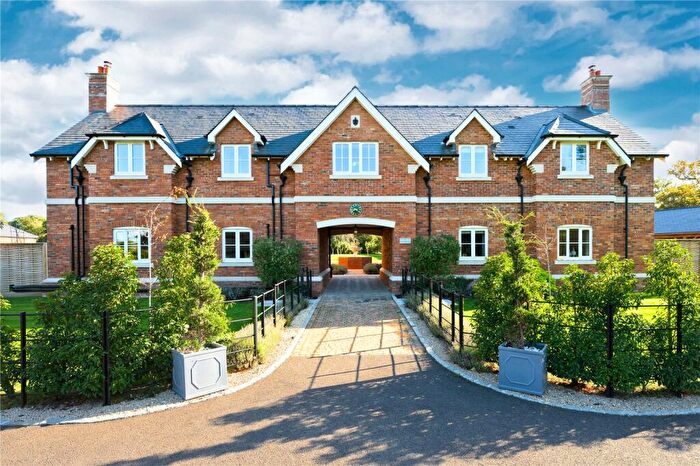 3 Bedroom Mews To Rent In Winkfield Row, Bracknell, Berkshire, RG42