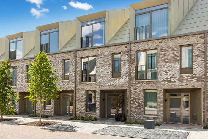 3 Bedroom End Of Terrace House For Sale In Eddington Avenue, Cambridge, CB3