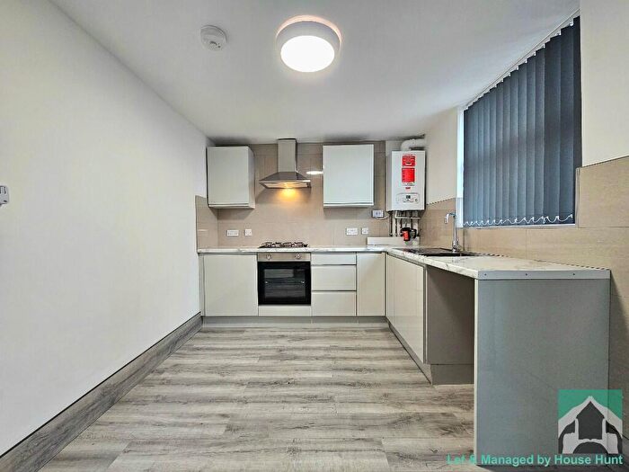 2 Bedroom Flat To Rent In Oak Tree Lane, Birmingham, B29