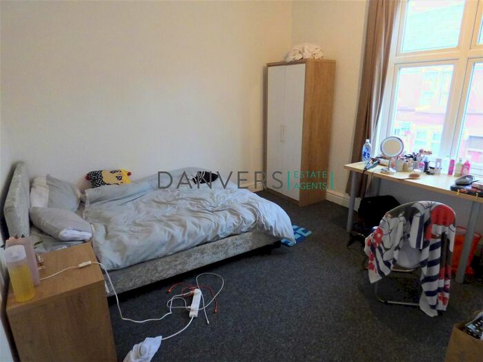 4 Bedroom Terraced House To Rent In Ullswater Street, Leicester, LE2