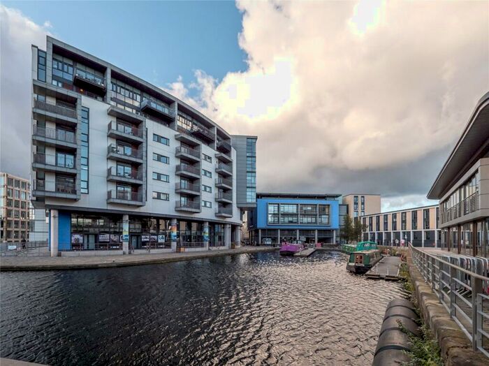 3 Bedroom Garage / Parking To Rent In Fountainbridge, Edinburgh, EH3