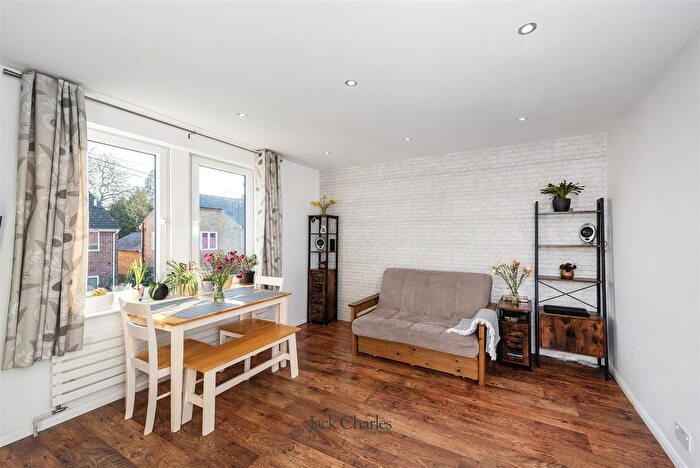 3 Bedroom Flat For Sale In Uridge Road, Tonbridge, TN10