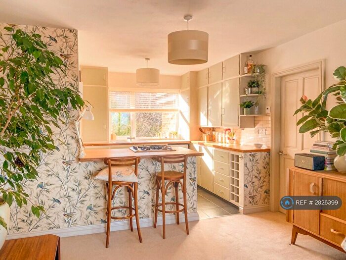 2 Bedroom Flat To Rent In Greystones Court, Sheffield, S11