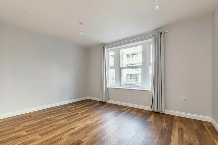 1 Bedroom Flat To Rent In Canberra Road, London, W13