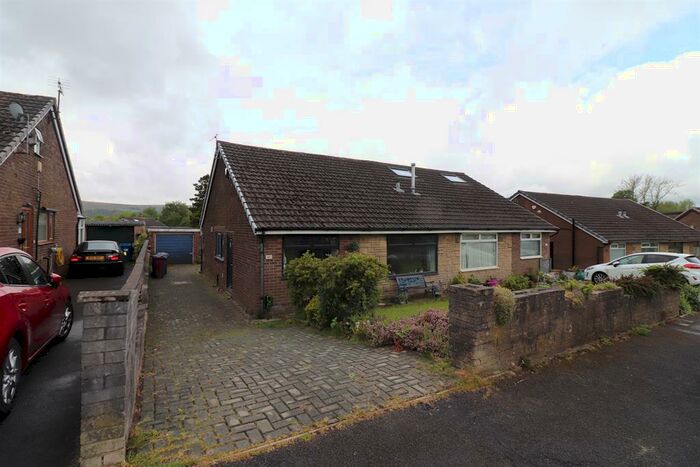 4 Bedroom Semi-Detached House To Rent In Abbey Crescent, Darwen, BB3