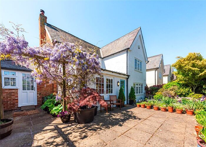 4 Bedroom End Of Terrace House For Sale In London Road, Broughton, Milton Keynes, Buckinghamshire, MK10